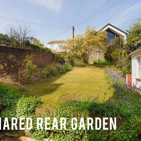 Pendennis - Bright Victorian Flat, Sea Views & Close To *