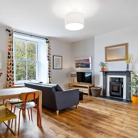 Pendennis - Bright Victorian Flat, Sea Views & Close To Φάλμαουθ